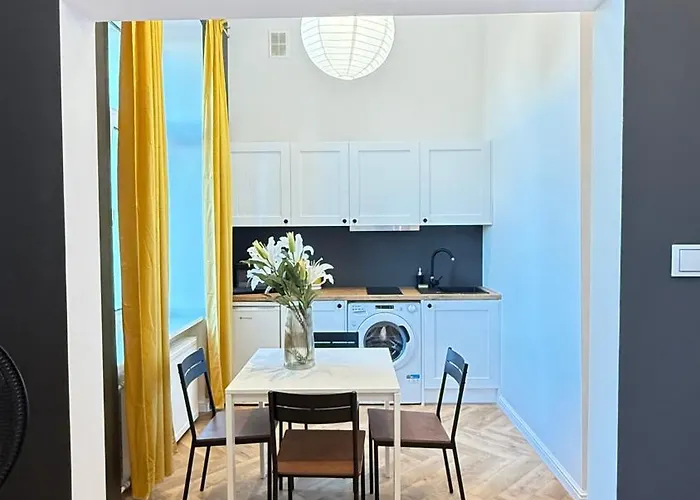 Tuwima Yellow By Dreamap * Łódź