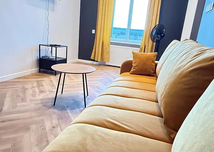 Tuwima Yellow By Dreamap Łódź